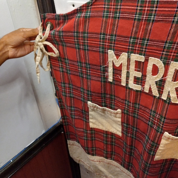 Mud Pie Plaid Merry Christmas Holidays Red Santa Front Pockets Apron - Picture 11 of 14